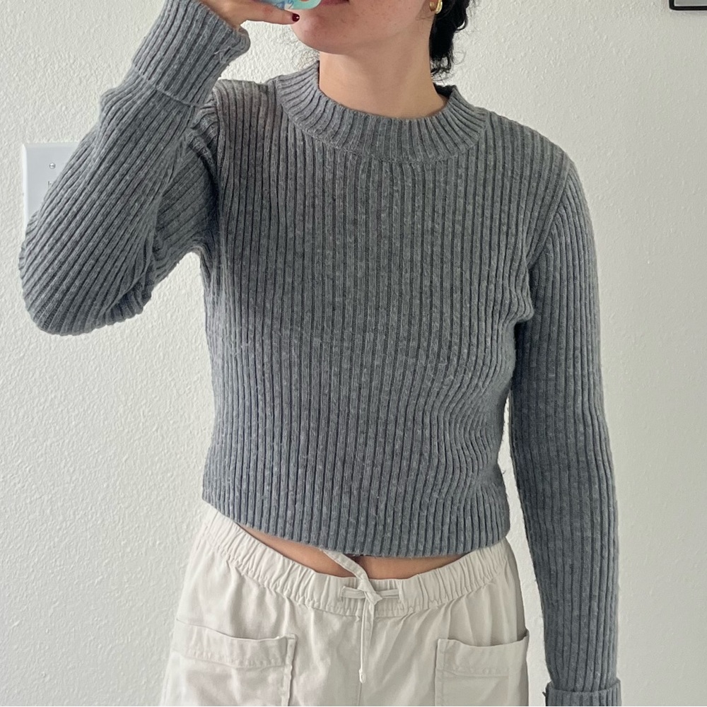 Brandy Melville Gray Ribbed Knit Sweater